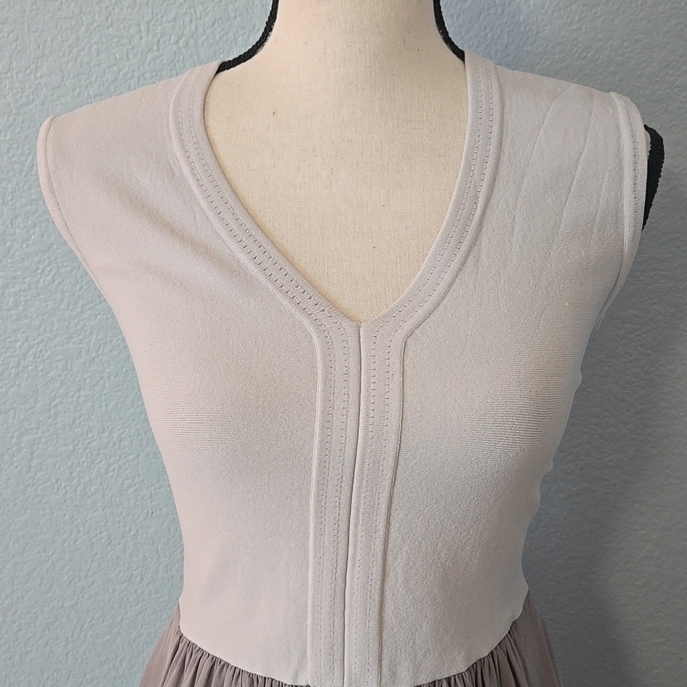 REBECCA TAYLOR Silk Pleated W/ Viscose Blend Top V Neck Midi Dress Gray Sz Small - Picture 2 of 13